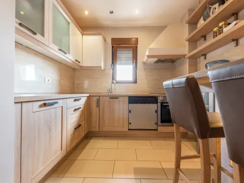 Prodaja, trosoban stan, 215m², Centar, Budva - image 5