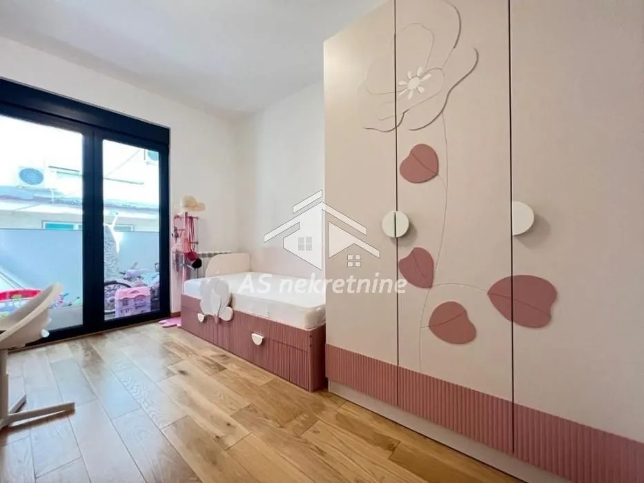 Prodaja, četvorosoban stan, 88m², Južni Bulevar, Vračar Sve Podlokacije