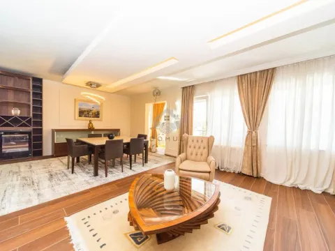 Izdavanje, trosoban stan, 200m², Gorica C, Podgorica - image 4