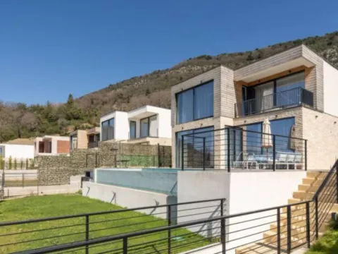 Sale, house, 190m², Kavač, Kotor