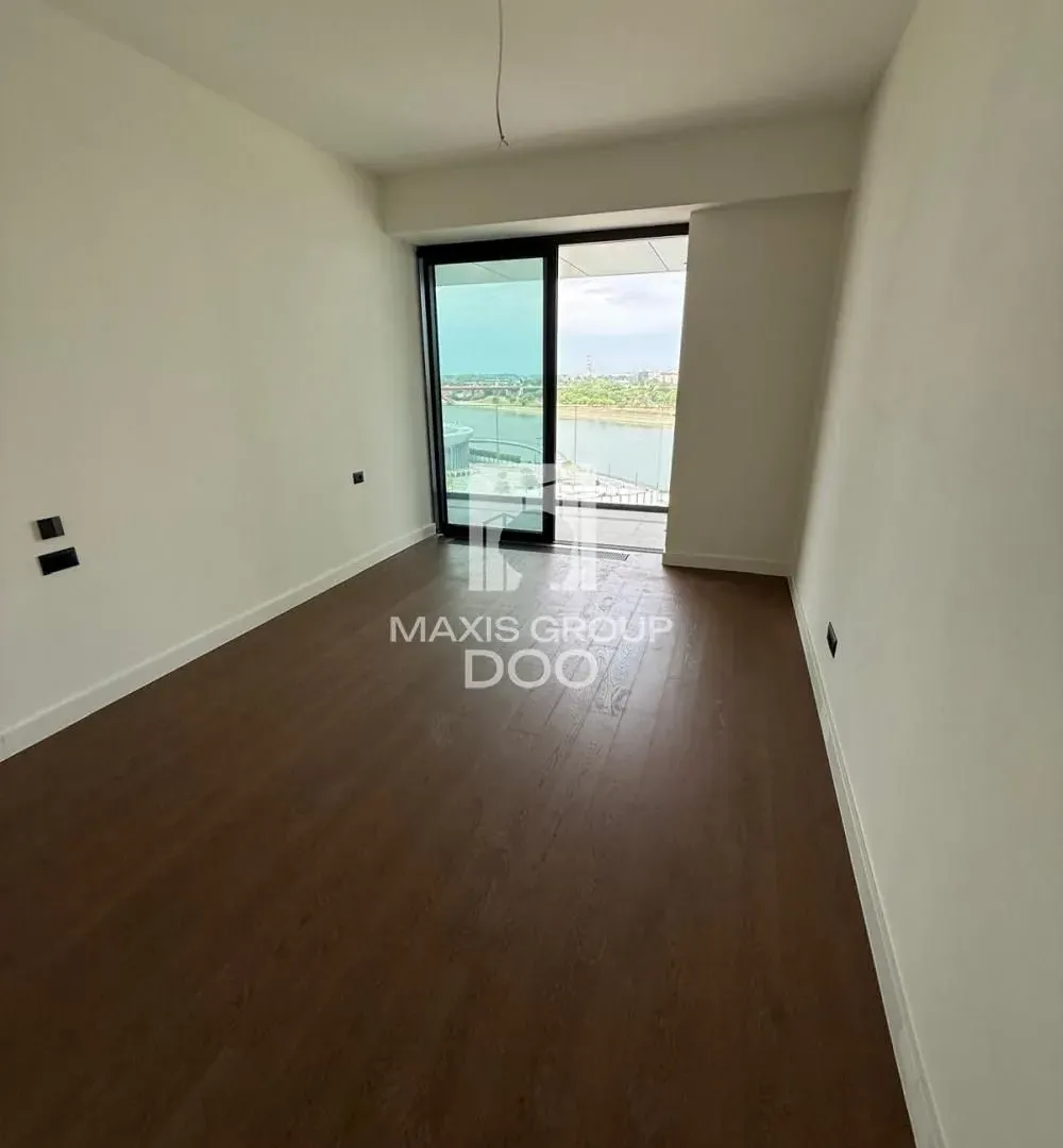 Prodaja, četvorosoban stan, 150m², Savski Venac, Beograd