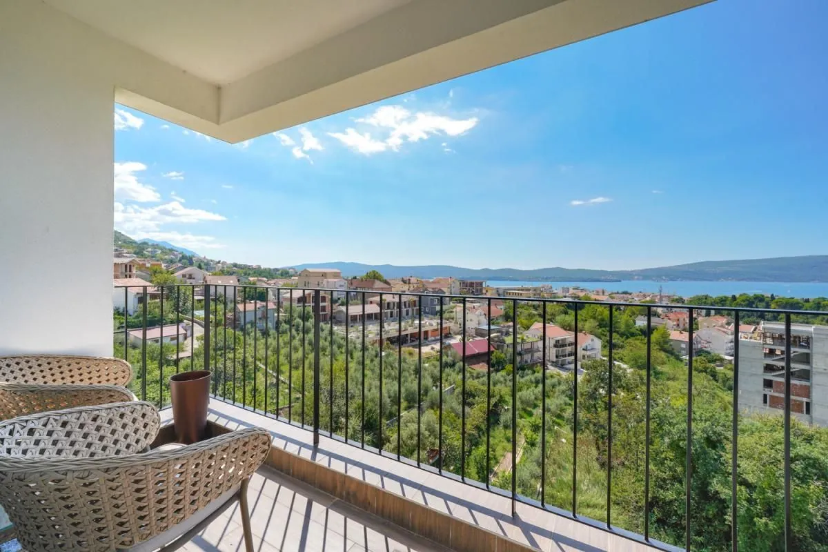 Prodaja, dvosoban stan, 66m², Tivat, Crna Gora