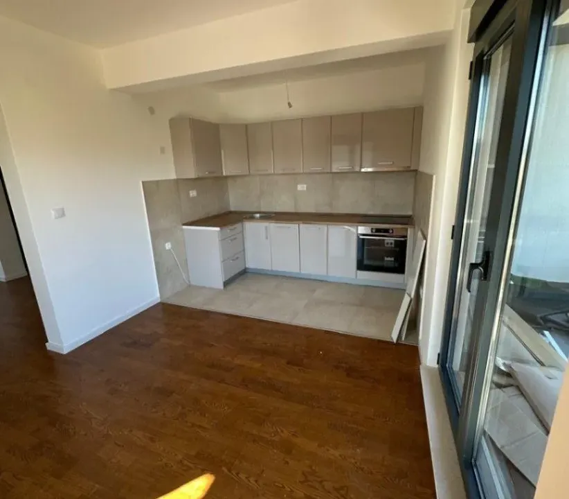 Izdavanje, dvosoban stan, 100m², Zagorič, Podgorica