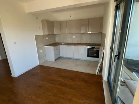 Izdavanje, dvosoban stan, 100m², Zagorič, Podgorica