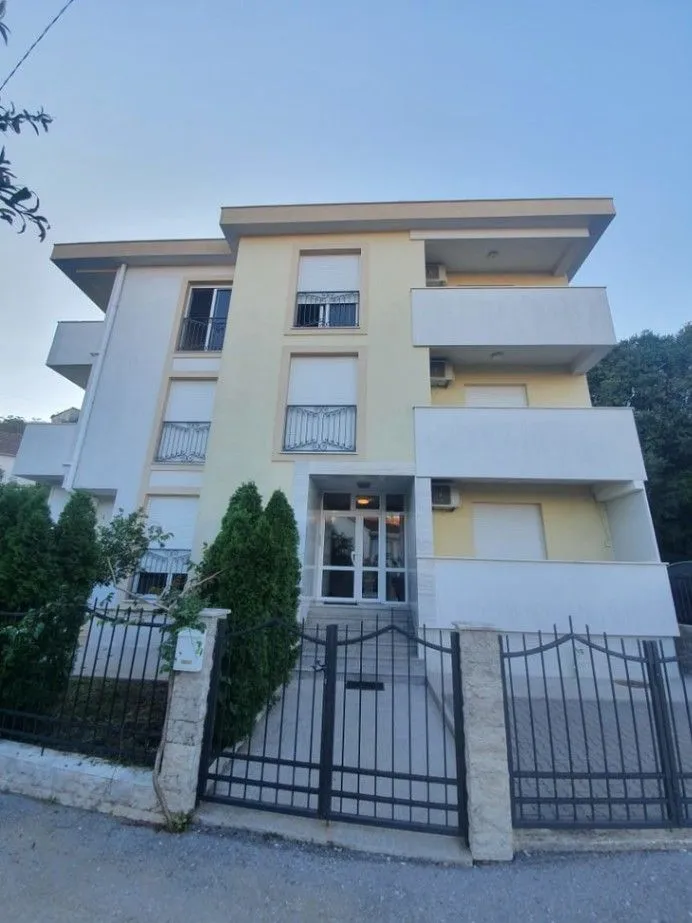 Izdavanje, jednosoban stan, 45m², Preko Morače, Podgorica