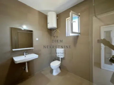 Izdavanje, kuća, 95m², Donji Kokoti, Podgorica - image 5