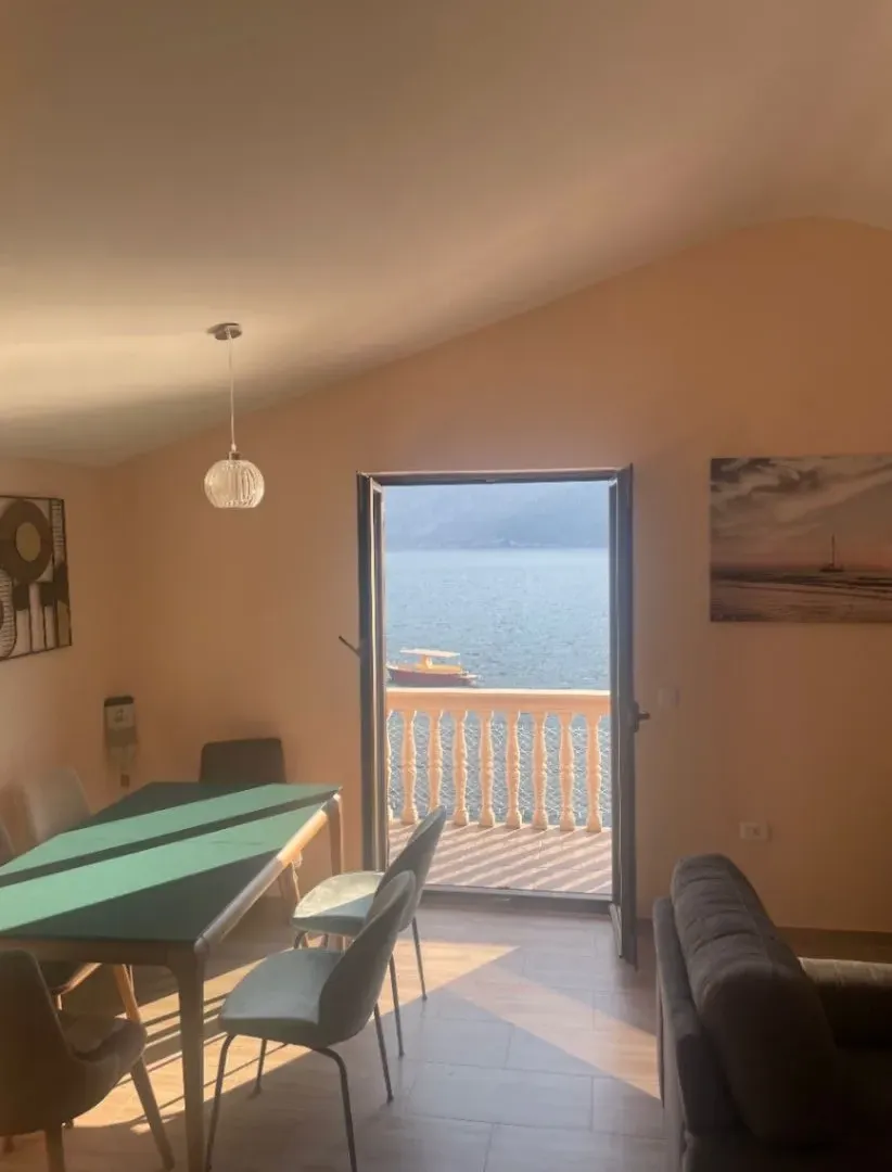 Rent, three bedroom apartment, 90m², Prčanj, Kotor