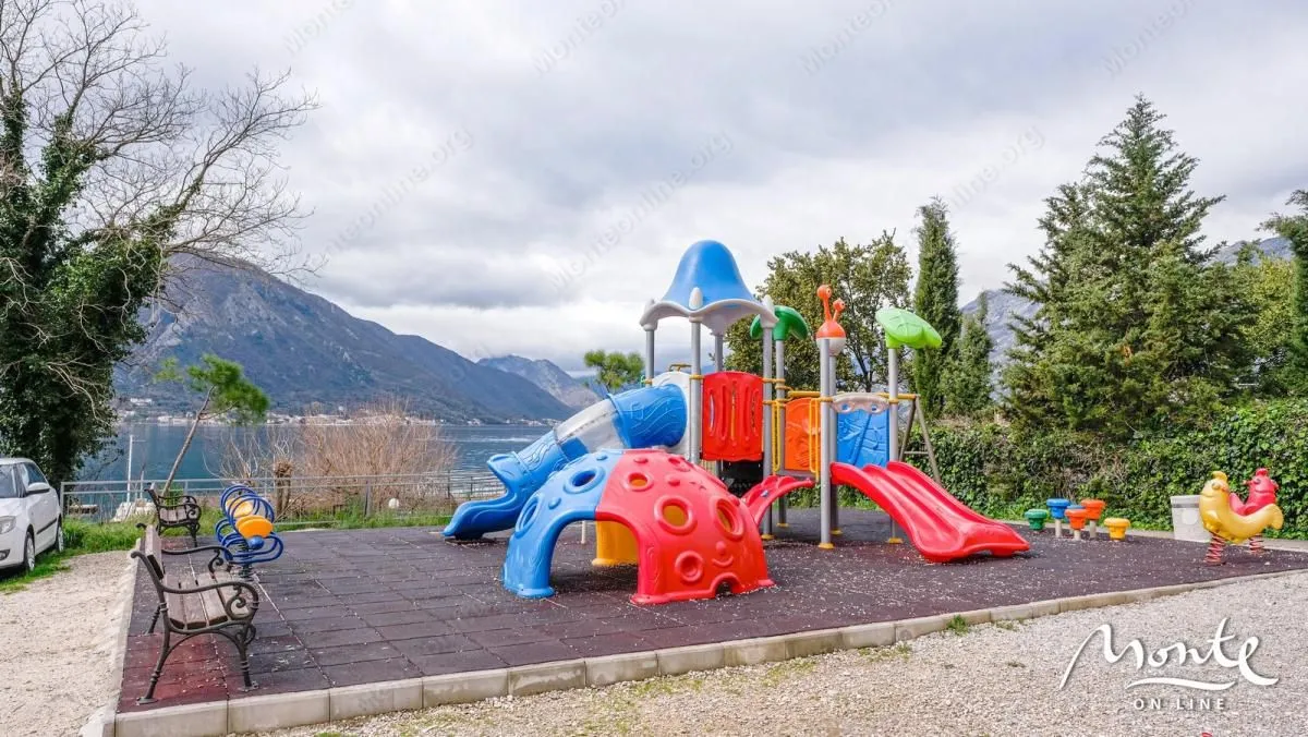 Sale, house, 210m², Dobrota, Kotor