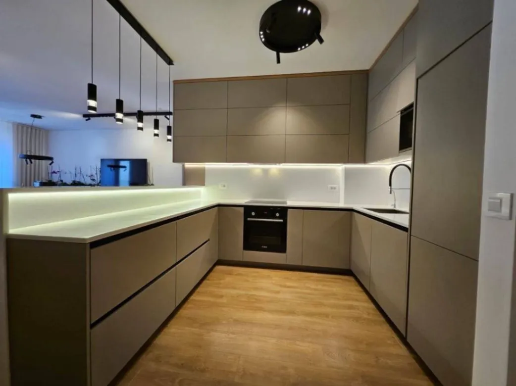 Sale, three bedroom apartment, 103m², Centar, Budva