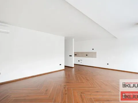 Prodaja, četvorosoban stan, 103m², Novo naselje, Novi Sad - image 8