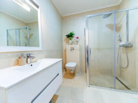 Rent, three bedroom apartment, 127m², Petrovac, Budva - image 13