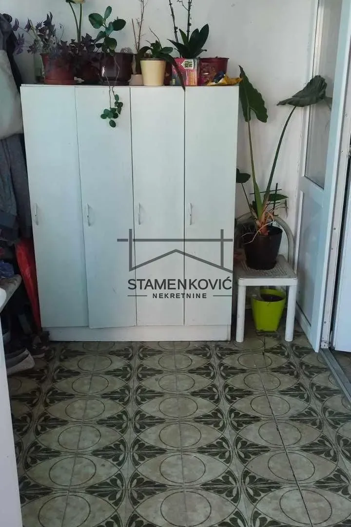 Prodaja, kuća, 330m², Veternik, Novi Sad Sve Podlokacije