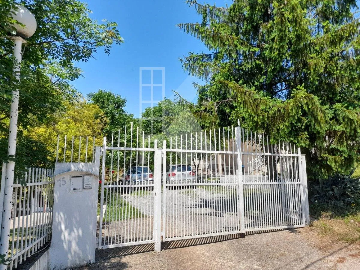 Prodaja, kuća, 190m², Konik, Podgorica