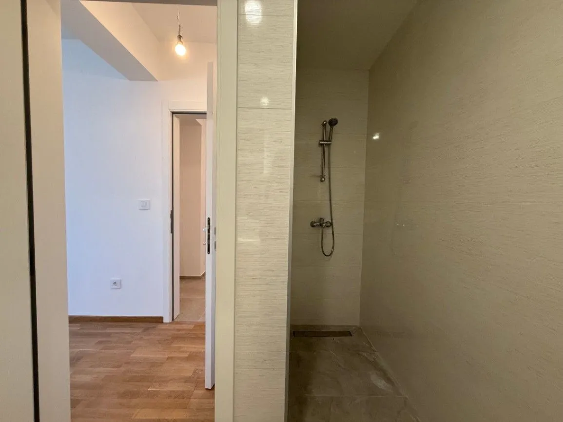Prodaja, trosoban stan, 105m², Stari Aerodrom, Podgorica
