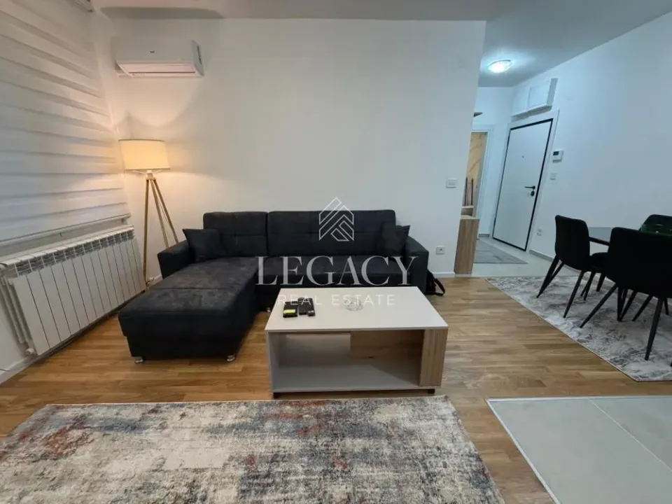 Izdavanje, dvosoban stan, 55m², Đeram Pijaca, Beograd