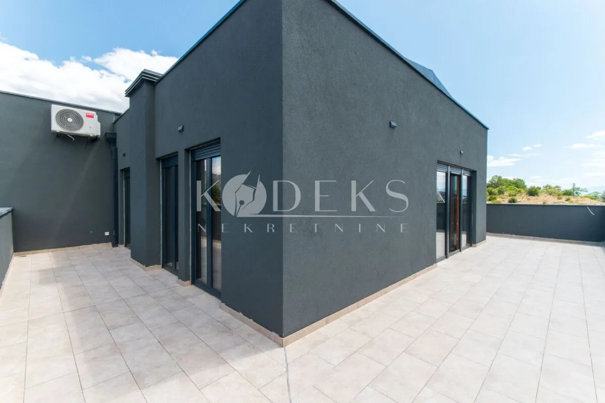Sale, four bedroom apartment, 220m², Vezirov Most, Podgorica