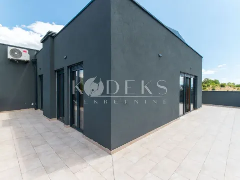 Prodaja, četvorosoban stan, 221m², Vezirov Most, Podgorica - image 11