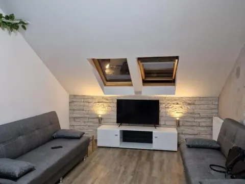 Izdavanje, dvosoban stan, 46m², Sajmište, Novi Sad - image 2
