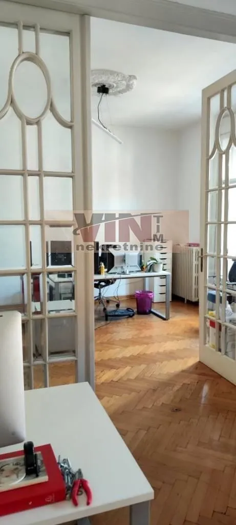 Izdavanje, četvorosoban stan, 115m², Stari Grad, Beograd