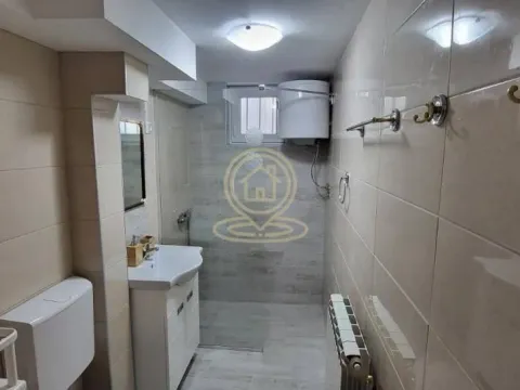 Rent, two bedroom apartment, 50m², Južni Bulevar, Vračar Sve Podlokacije - image 10