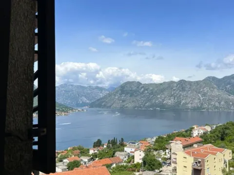 Sale, studio apartment, 28m², Dobrota, Kotor