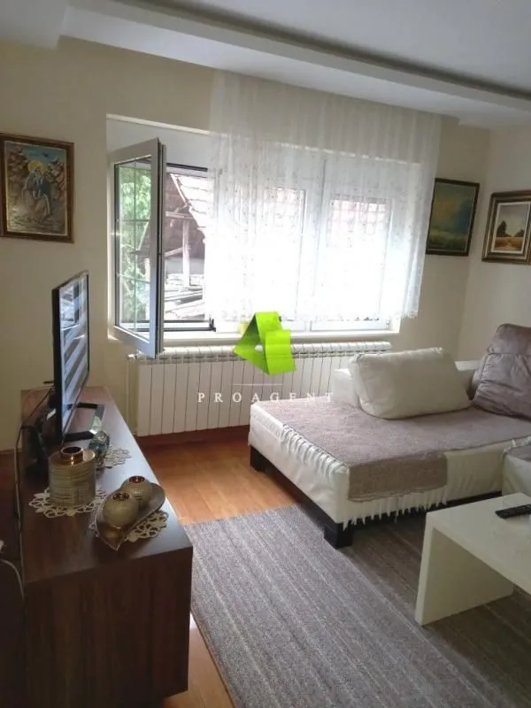 Prodaja, kuća, 180m², Centar, Paraćin