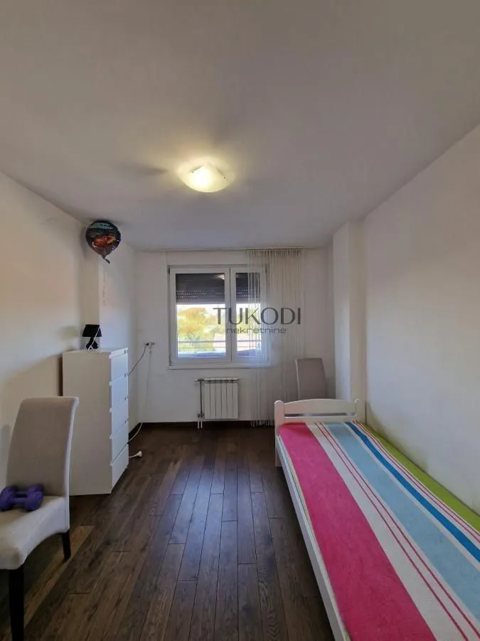 Prodaja, trosoban stan, 86m², Adamovićevo Naselje, Novi Sad Sve Podlokacije