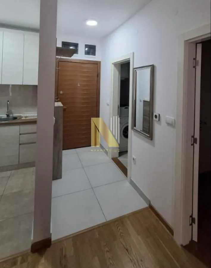 Izdavanje, jednosoban stan, 38m², Rotkvarija, Novi Sad Sve Podlokacije