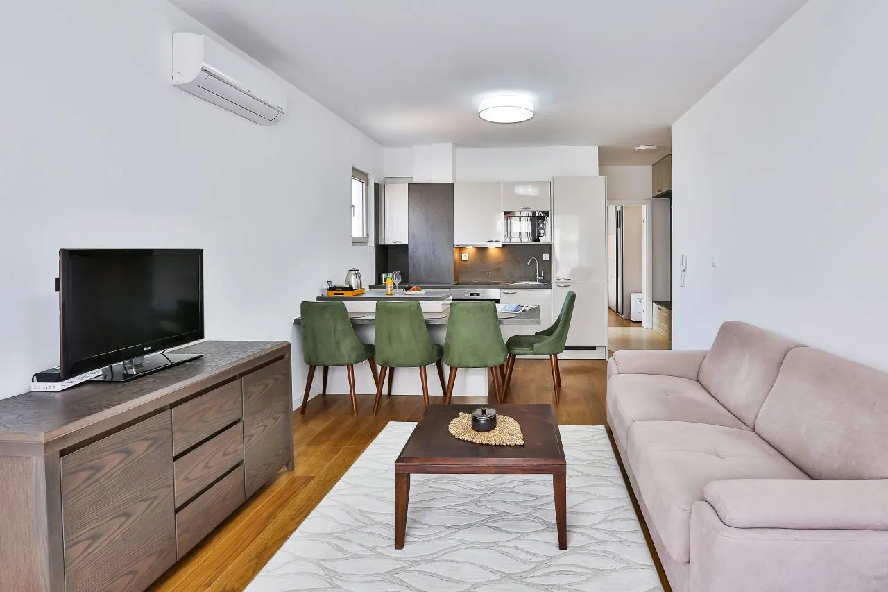 Rent, one bedroom apartment, 43m², Budva okolina, Budva