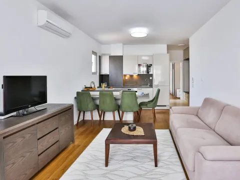 Rent, one bedroom apartment, 43m², Budva okolina, Budva - image 2