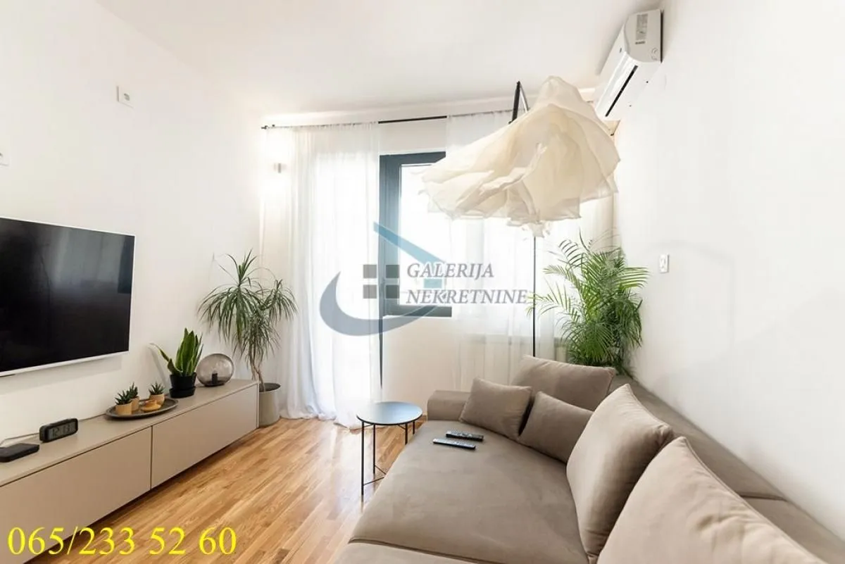 Sale, two bedroom apartment, 57m², Južni Bulevar, Vračar Sve Podlokacije