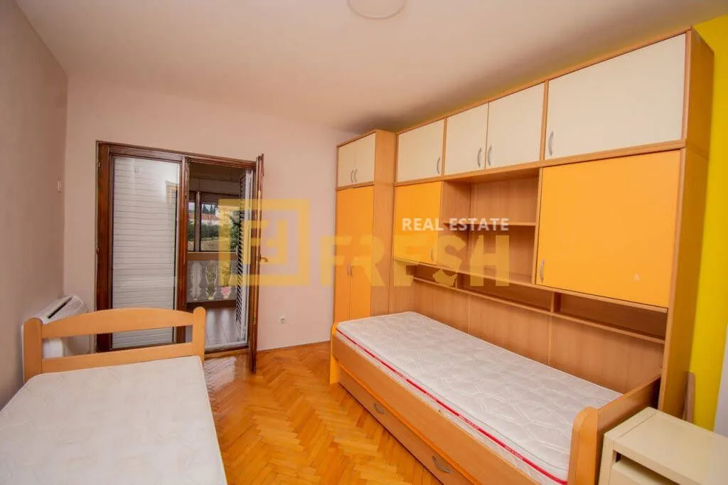 Rent, house, 200m², Konik, Podgorica