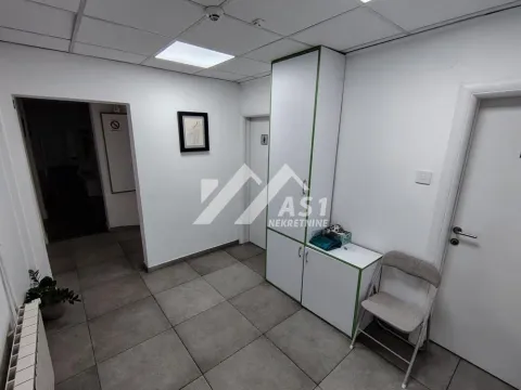Izdavanje, poslovni prostor, 132m², Bulevar Oslobodjenja, Novi Sad Sve Podlokacije - image 5