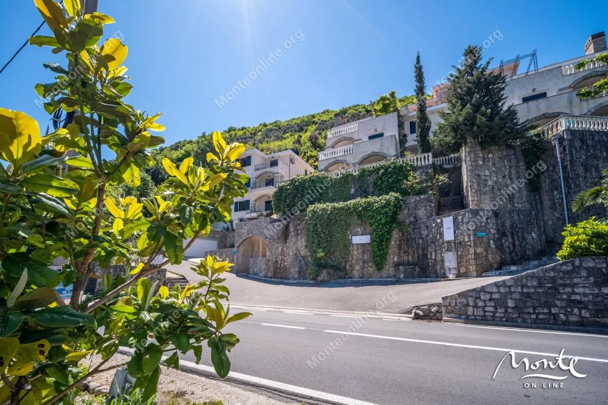 Prodaja, dvosoban stan, 92m², Kostanjica, Kotor