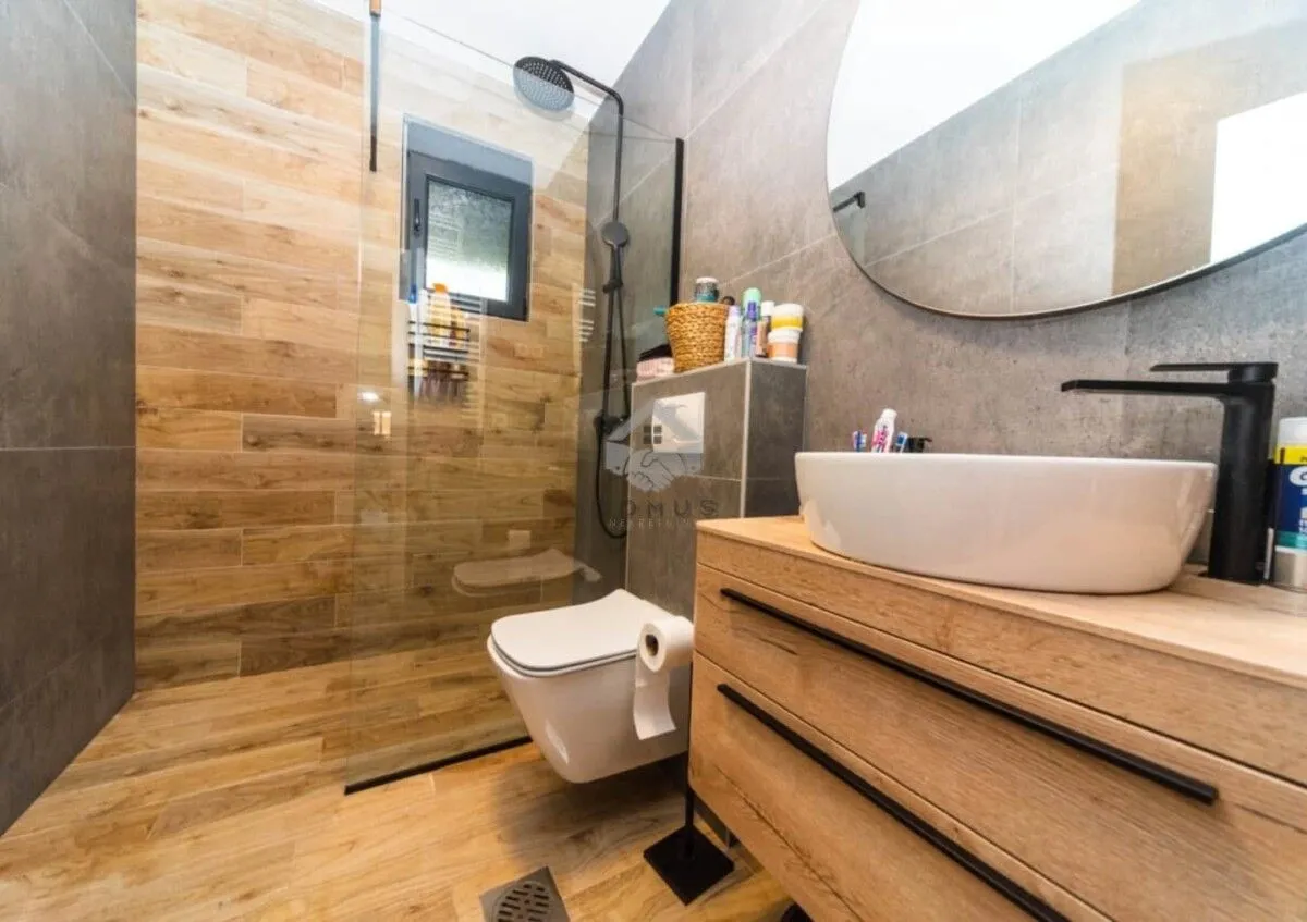 Prodaja, kuća, 130m², Tološi, Podgorica
