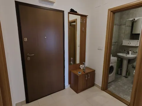 Izdavanje, jednosoban stan, 34m², Stari Aerodrom, Podgorica - image 7