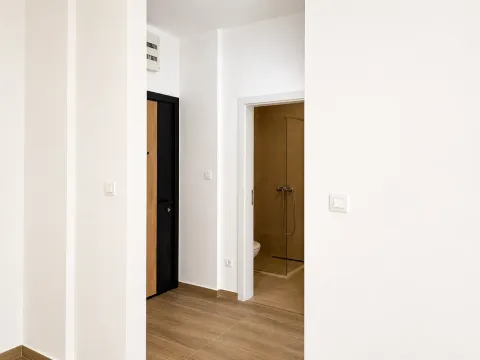 Sale, one bedroom apartment, 37m², Tološi, Podgorica - image 4