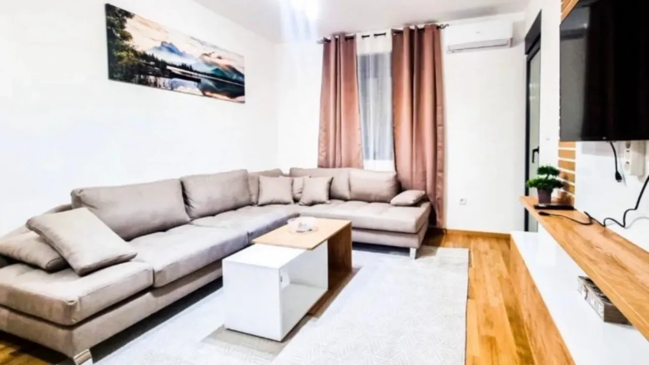 Izdavanje, dvosoban stan, 53m², City Kvart, Podgorica
