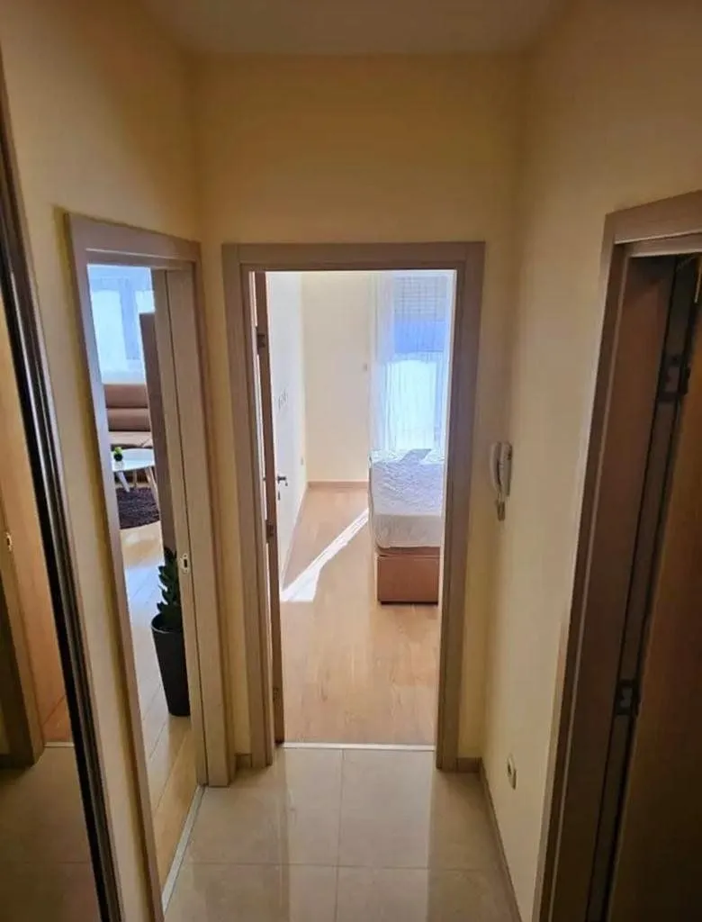 Izdavanje, jednosoban stan, 50m², City Kvart, Podgorica