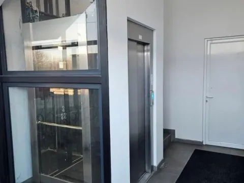 Izdavanje, poslovni prostor, 2150m², Zemun Sve Podlokacije, Beograd - image 17