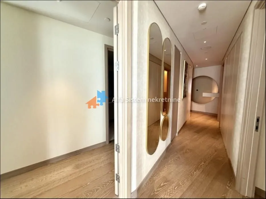 Izdavanje, trosoban stan, 98m², Savski Venac, Beograd