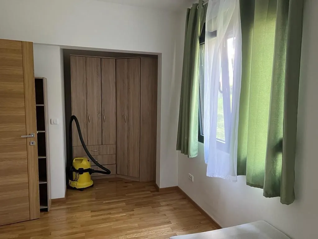 Rent, two bedroom apartment, 80m², Kalimanj, Tivat