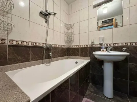 Izdavanje, jednosoban stan, 57m², Stari Aerodrom, Podgorica - image 10