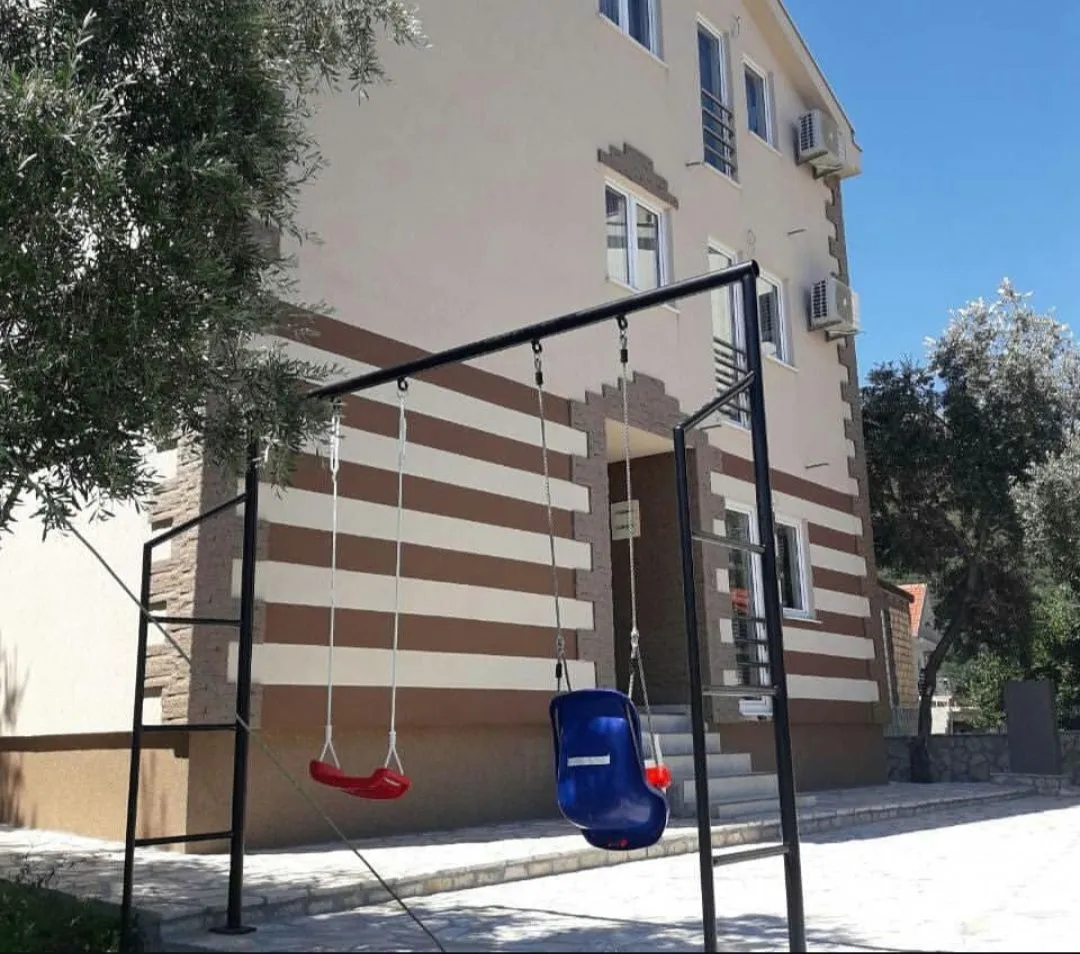 Izdavanje, dvosoban stan, 65m², Bijela, Herceg Novi