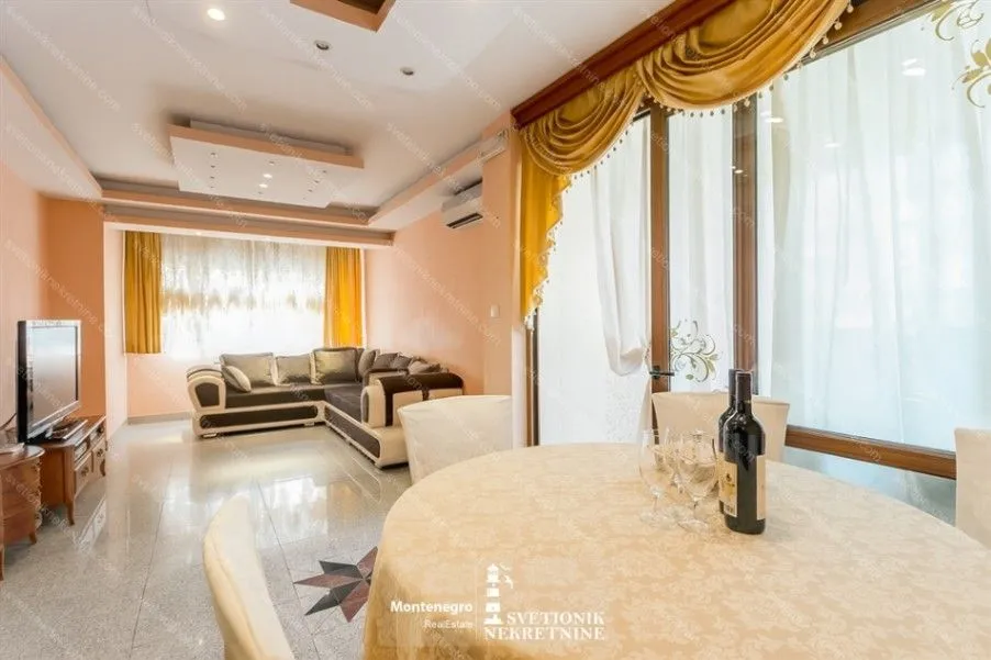 Prodaja, dvosoban stan, 77m², Igalo, Herceg Novi