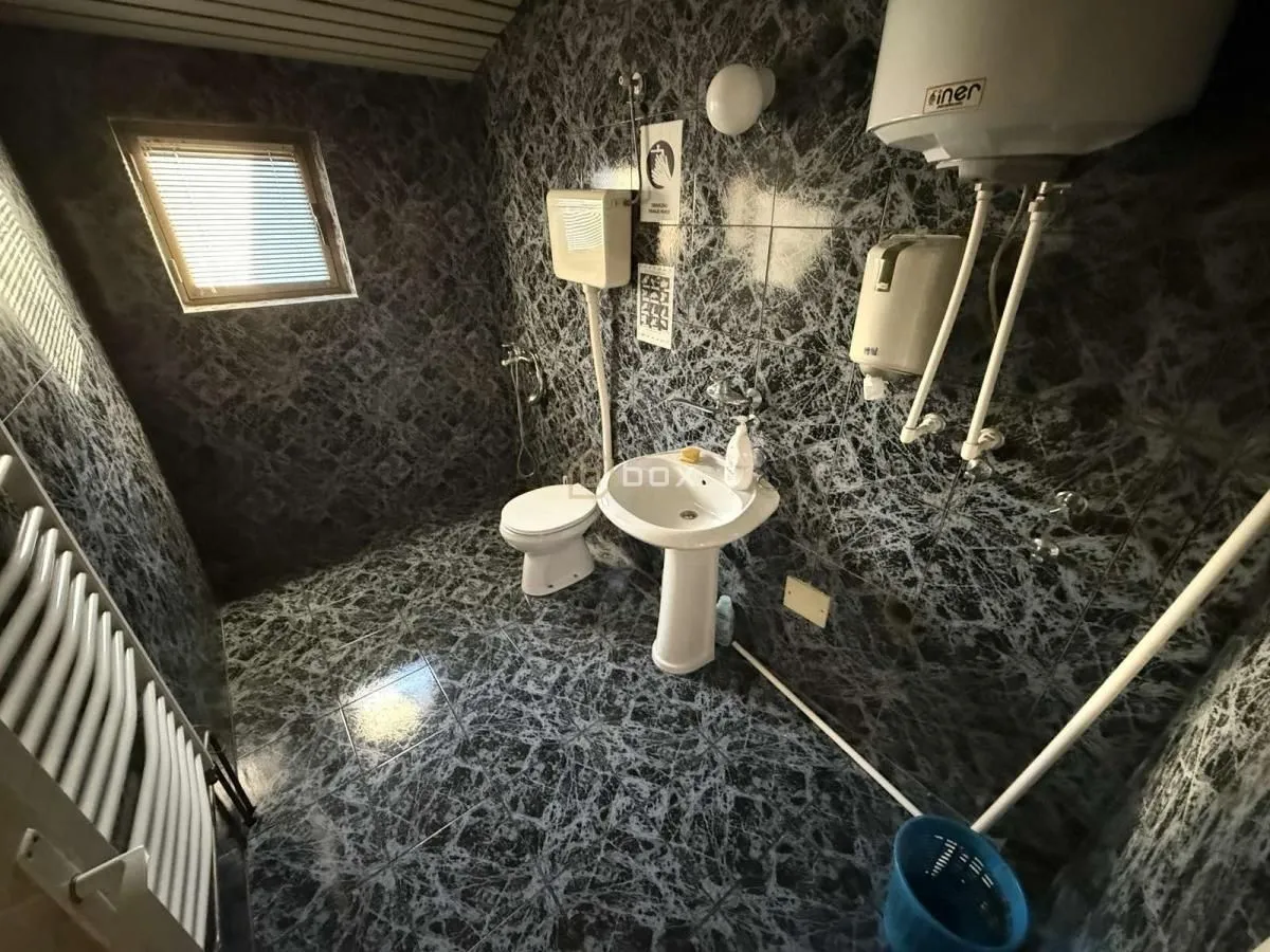 Rent, office space, 118m², Medijana, Niš