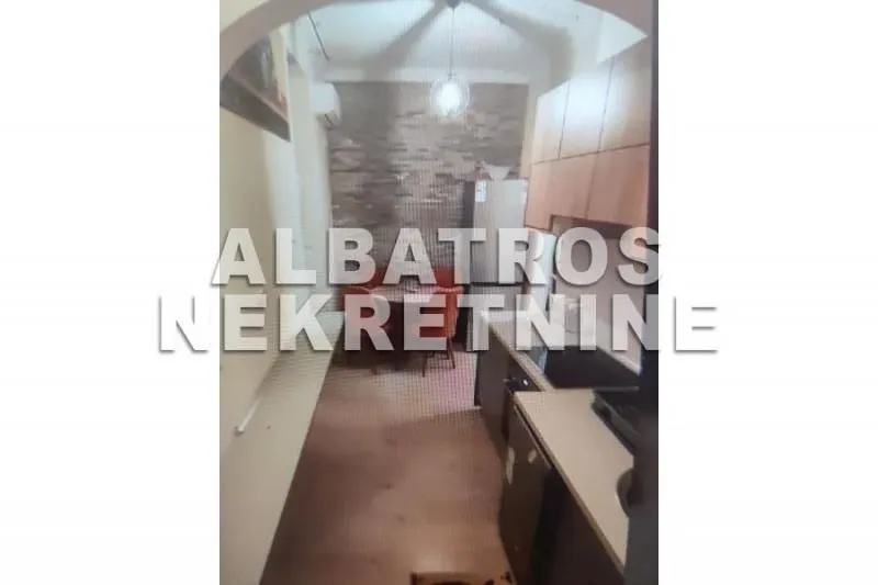 Izdavanje, trosoban stan, 60m², Vračar Centar, Vračar Sve Podlokacije