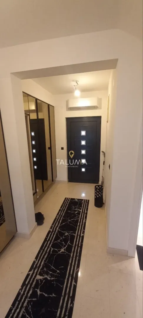 Izdavanje, stan, 180m², Gornja Gorica, Podgorica