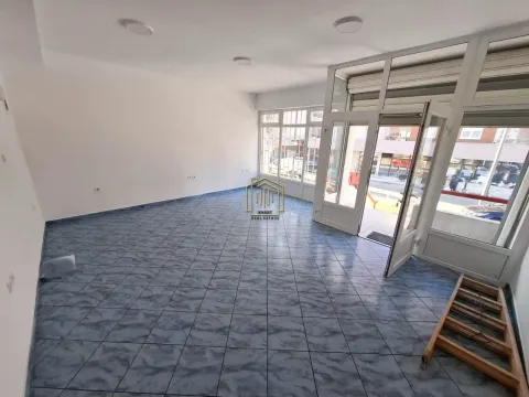 Rent, office space, 34m², Stari Aerodrom, Podgorica - image 2