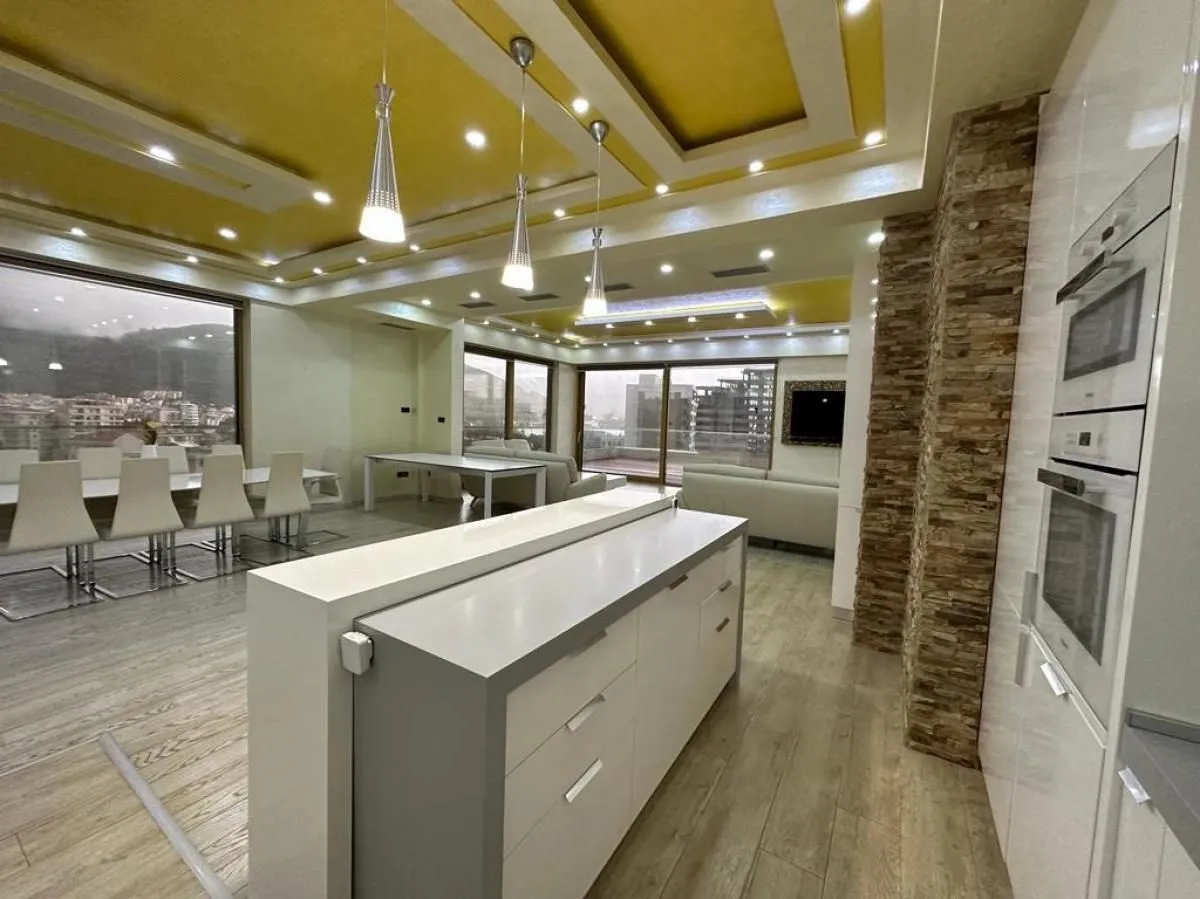 Prodaja, dvosoban stan, 162m², Budva, Crna Gora